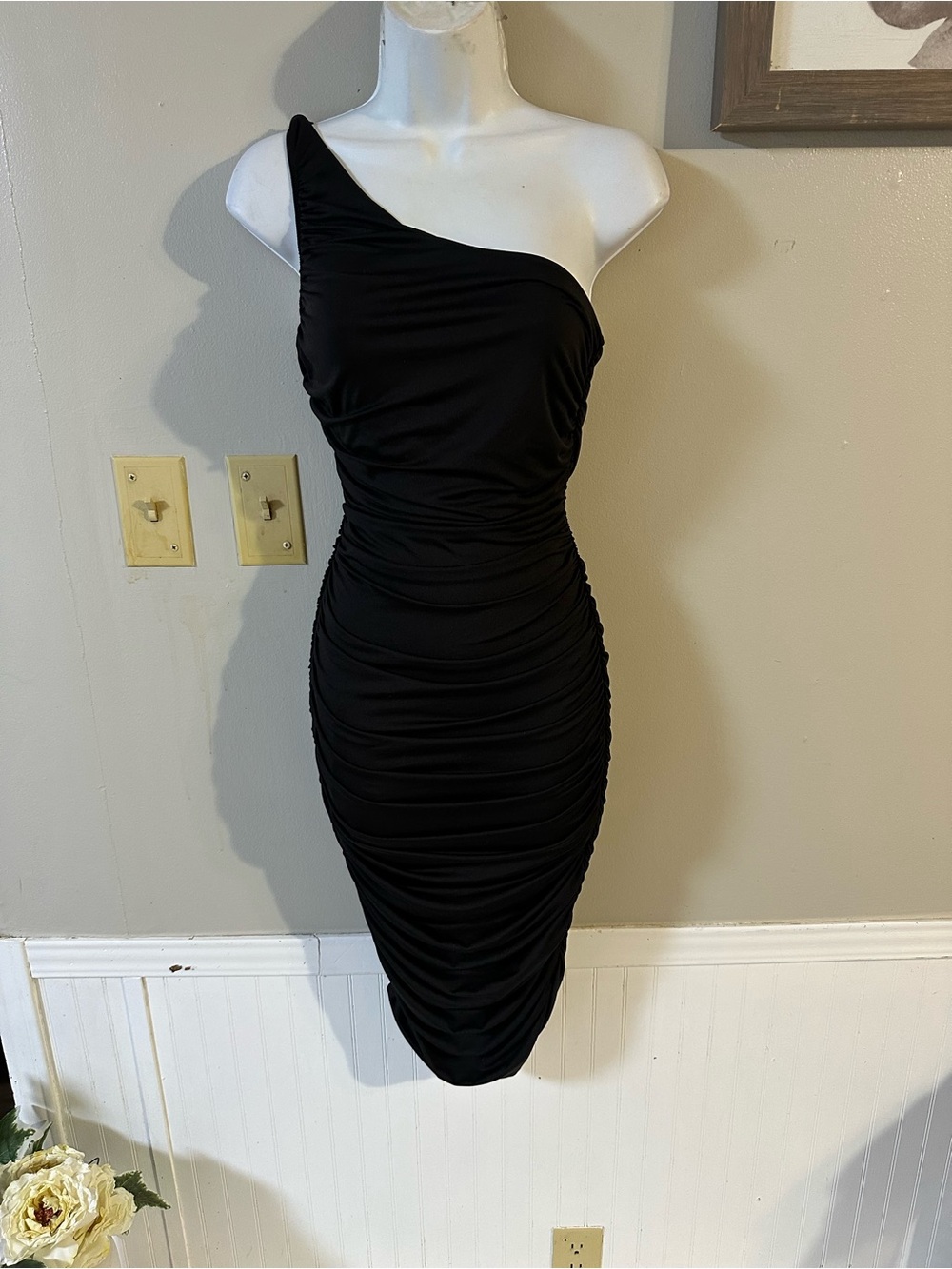 Fashion Nova One-Shoulder Black Ruched Midi Dress